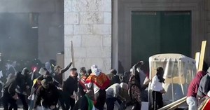 Protests erupt after Israeli forces raid mosque in east Jerusalem