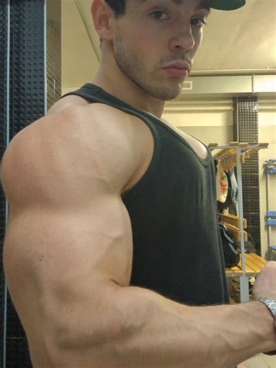 Back muscles and arm veins workout — gym tips to brighten a sad day