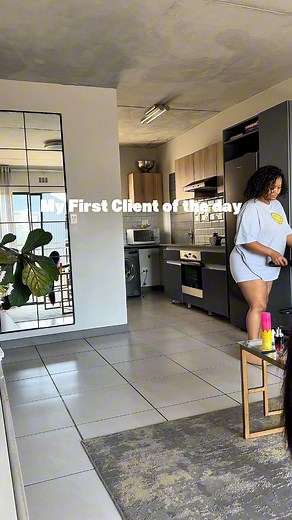 Early Glam 😊 we have to work twice as much to help Santa get gifts😁here is a day in a life of a single mom of 3 #singlemom #momlife #makeupartist #fyp | Dimakatso Shata Bontle