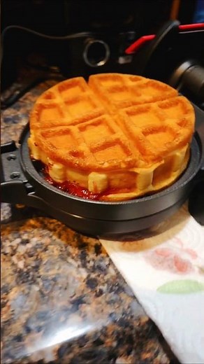 Presto 03512 Stuffler Stuffed Waffle Maker, Belgian, Large, Black