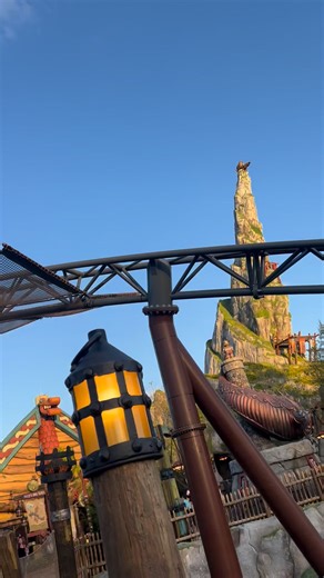 Hiccup's Wing Gliders is one of my favourite rides at Epic Universe 😍 This Intamin family coaster has 2 launches along with plenty of twists and turns throughout a fully themed environment 🐉 #epicuniverse #universalorlando #themeparks #rollercoaster | Theme Park Worldwide