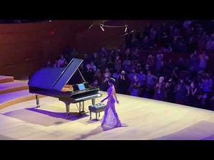 For fans of Wang Yujia. Encore at Disney Concert Hall: Philip Glass Etude no. 6