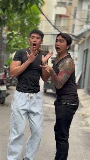 Don’t push it, girl | MUSCLE MAN | #namphuong #muscleman #funny #shorts #hero #kindness