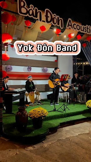 Sân khấu Âm nhạc Acoustic ngay tại Trung Tâm Huyện Buôn Đôn | CLB Âm nhạc Buôn Đôn