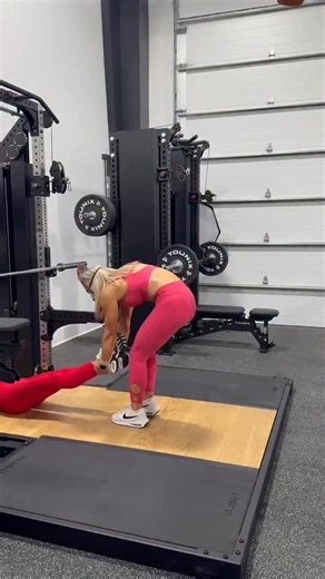 Even when you’re dragging someone, your posture needs to be elite 😉🤡🎃 Coach Ivana will always get you right 😌 #happyhalloween #fixyourback | Ivana’s Fitness