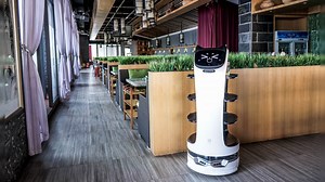 30 incredible delivery and service robots