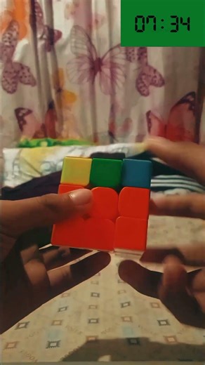 speed solving a Rubik's cube#rubikscube #qiyicube #speedsolving