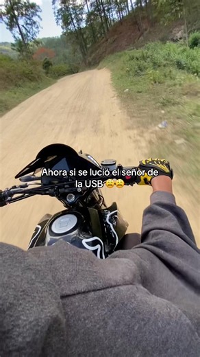 Ahora sí se lució el señor de la USB: reacción viral