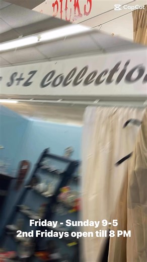 Welcome to The Market Place of Tarpon Springs! If you haven’t stepped inside yet, you might be surprised by the world of small business owners running their shops under one roof. It feels like strolling through a lively little village, each booth offering something different and delightful. Here’s just a glimpse of what you’ll find: • New Clothing, Shoes, Purses • Stainless Steel Jewelry • Book Store • 3D Printing • Resin Art • Legos • Woodwork • Crystals • Original Crafted Jewelry • Barber • Ga