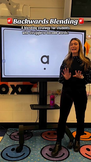 Backwards Blending🚨If you have students who struggle to decode, this is a great strategy to try out with them! I created a FREE backwards blending slide for you to try this out in your classroom! Just comment FREEBIE and I’ll get you that 🔗 asap! ✨#phonics #teachertips #phonicsounds #ufli #fundations #teachersofinstagram #scienceofreading | The Eppich Classroom