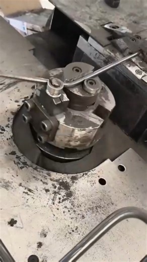 industrial machine automatically bending thin rebar wire for construction use