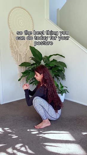 The Asian Squat 👊🏻 This deep squat variation combines flexibility, mobility, and lower body strength. Incorporate the Asian squat into your fitness routine to enhance your flexibility, target your leg muscles, and improve overall functional movement. . 🌏 Embrace the challenge and witness the rewards of this powerful exercise. Try this today or save for later! ⠀ I hope you all have a good day! ❤️ TAG AND SHARE WITH FRIENDS THAT COULD BENEFIT FROM THIS POST ❤️ ⚠️Disclaimer: this is for knowledg