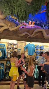 Take a walk through the just now opened - but very crowded - Critter Co-Op 🛍️ This is the store that used to be the Briar Patch and is right outside of Tiana’s Bayou Adventure 👑 🐸 | Doctor Disney