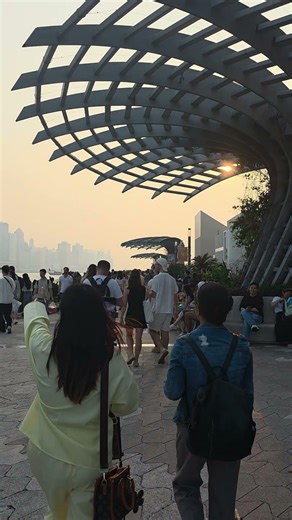 Victoria Harbour is absolutely stunning in person #hongkong #travel #couples