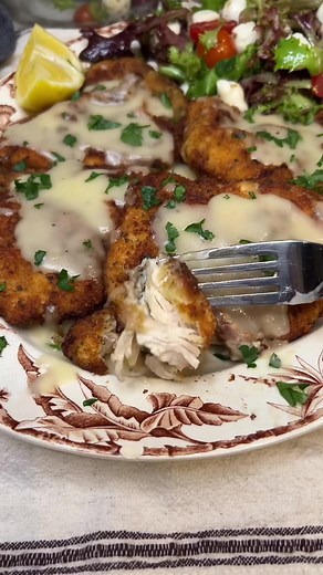 Delicious Fried Chicken Cutlets with Lemon Butter Sauce Recipe