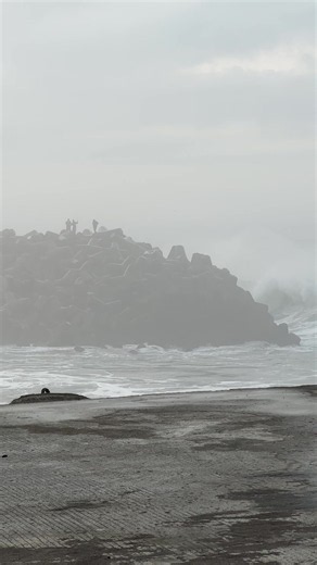 Big Ocean Waves and Thick Fog - Shore Jig Fishing Scene