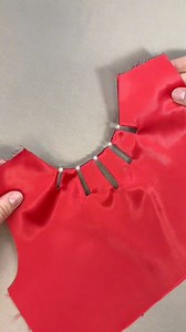 Beautiful neckline treatment #sewing #sewingtips #sewingtutorial | Sewing.InnaKirs