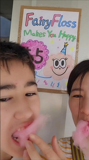 Mum trying to make fairy floss😁#schoolfete #fairyfloss #cottoncandyfun