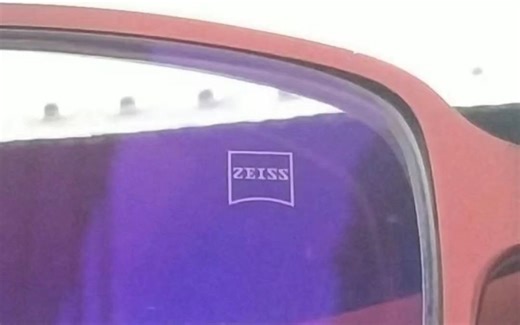 蔡司眼镜，激光防伪标签的小秘密。