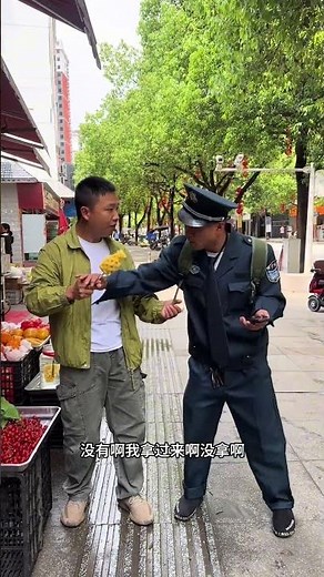 That's A Great Thing, Free Fruits For Me. #Funnyvideo #Laugh #Funny #Dwarf #99cm
