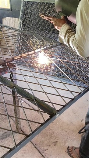 Perfect steel welding sparks