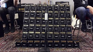 有趣的音箱对比:1个50W Marshall VS 50个1W Mini Marshall 墙