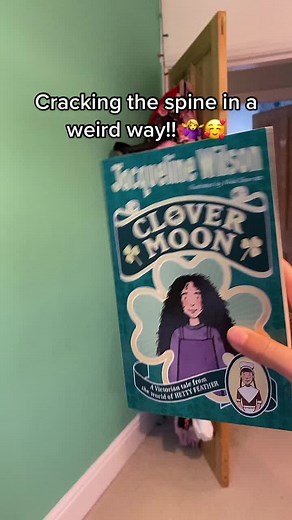 total regret - #regret #clovermoon #jaquelinewilson #spinecracking #books #booktok #fyp #foryoupage