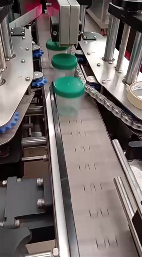 ⚙️🔗 CADENA TABLILLA ACETAL (POM) 🔗⚙️ La cadena tablilla acetal es ideal para sistemas de transporte industrial, fabricada en acetal (POM), un material resistente al desgaste, humedad y químicos. Es muy usada en líneas de producción por su suavidad de desplazamiento y bajo nivel de ruido. ✅ Características principales: 🔹 Alta resistencia al desgaste y fricción 🔹 Material liviano y anticorrosivo 🔹 Excelente desempeño en ambientes húmedos 🔹 Bajo ruido y movimiento uniforme 🔹 Fácil instalació