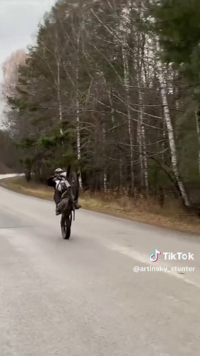 Jaw-Dropping Stunt Compilation Featuring 12 O'Clock Boys