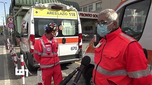 In tutta Italia la pressione sui #prontosoccorso è molto forte da giorni. Lunghe file di #ambulanze davanti agli ospedali. Ministero della Salute | Tg1
