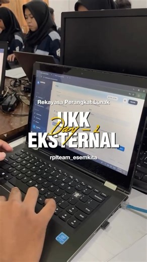 RPL ESEMKITA | Day 2 Ujian Kompetensi Keahlian (UKK) Eksternal – Kelas XII RPL 💻🔥 Masuk hari kedua, mata udah mulai berat, otak udah mulai penuh syntax... | Instagram