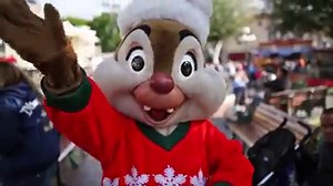 The season sparkles even brighter during the Disneyland Resort Diamond Celebration! Plan your magical holiday visit here: http://di.sn/6181BT1p9 | Disneyland
