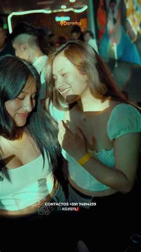 Bailando con Agrupación Los Capos en Kalajahuira