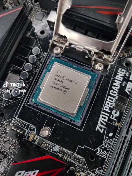 ITX Build #itx #pc #desktop #setupgamer #minimalsetups #homeoffice #setupwars #gaminggear #gamingnerd #gameroftheworld #pcgaming #intel #corsair #gfuel #super #nzxt #cablemanagement #gameclips #technologyontiktok