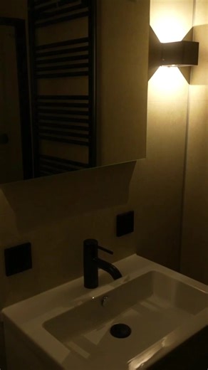 Say goodbye to tangled cables and drilling hassles✨ ✔️ Up to 90 days of battery life ✔️ Motion sensor = lights only when needed ✔️ No damage to your wall 🎁 50% off sale ends soon | Homelamp.Lighting