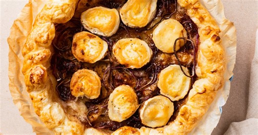 Tarte au chèvre, figues et oignons rouges