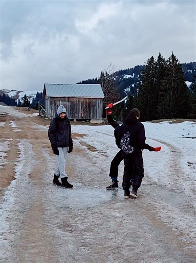 Proper Techniques for Using an Ice Axe in Mountaineering