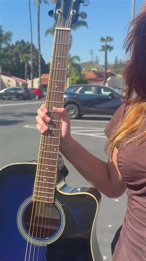 Our bus driver understood the assignment ✅ distance was gifted a guitar 🤘🏼