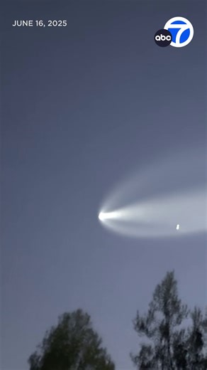 404K views · 3.7K reactions | A successful SpaceX rocket launch was seen across the Southern California sky. In case you missed it, many of our viewers sent in videos of the launch from their vantage points. https://abc7.la/3SUwU64 | ABC7 | Facebook