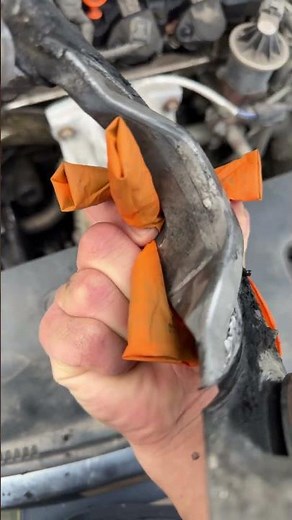 Bolt is broke 🤦🏽‍♂️ 2008 Honda civic. Tension pulley bolts. #hondacivic #smh