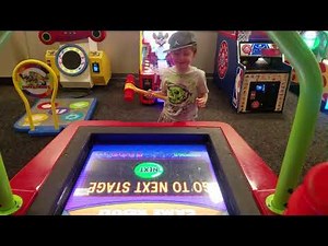 Chuck E Cheese - Hammer Smash Game