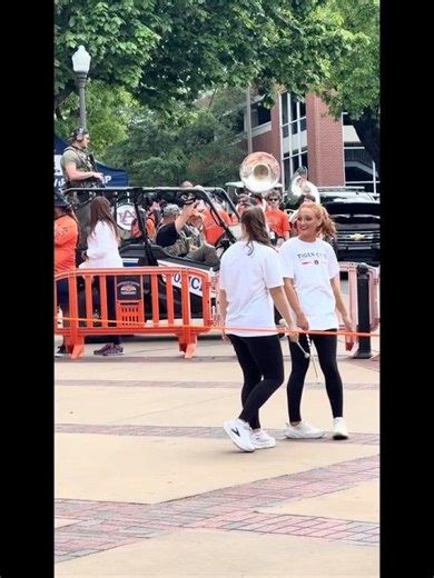 Tiger Walk at Auburn University | The Best Game Day Tradition in Auburn Alabama 🦅