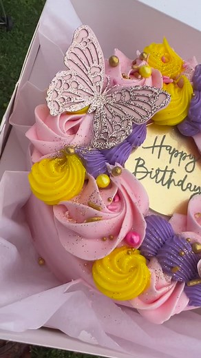 1.2K views · 27 reactions | Finally did a Bento Box, and I LOVE them!! I’ll definitely be offing this for Sweetest Day, Valentines Day, Mothers Day and any other day 藍藍 #bentobox #bakery #sweets #foodie #customcakes #cakevideo #cupcakes | Lena's Boutique of Sweets LLC | Facebook