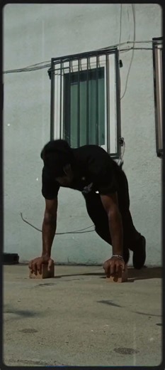 SET THE MOOD EARLY 🗞️🗞️ #ryznbrnd #elevateyourself #getyourissue #burpees #calisthenics