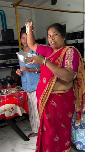 আমি তো জানি না কি করে আটা মাখে😩😃 #voice #youtubeshorts