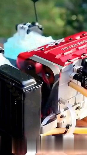 4.3K views · 25 reactions | Pria ini merakit mainan mini super keren yang dirakit barang bekas | Denys Davydov | Facebook