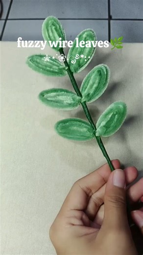 DIY | how to make leaves with pipe cleaner 🌿 #diycrafts #pipecleanercrafts