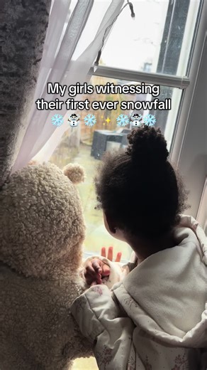 The last time it snowed Zola was 3 months old, so she doesn’t remember it. This is first for both of them to witness 🥹❄️ #snowfall #snow #fy #fyp #snowinlondon