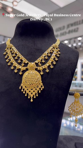 Modern Gold Necklace Designs for 2024
