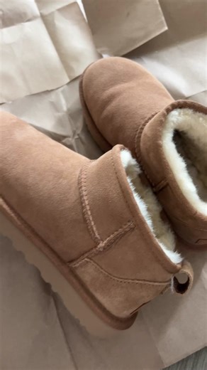 Ugg Ultraminis Protector Spray Review and Tutorial